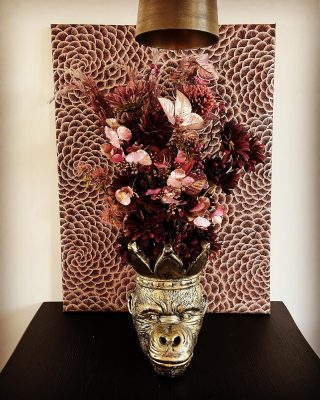 Nu te bestellen bij @livingbyamanda #bloemen #apenkop #decoratie #wanddecoratie #behang #styling #interieurstyling #inspiratie